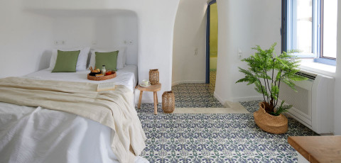 LUNA SANTORINI SUITES - PYRGOS image 13