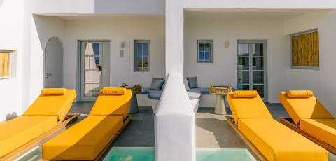 MR & MRS WHITE PAROS SUITES & MORE image 4