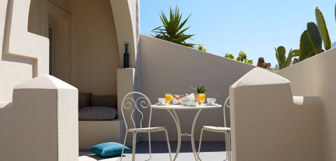 FILERIA SUITES - OIA image 3