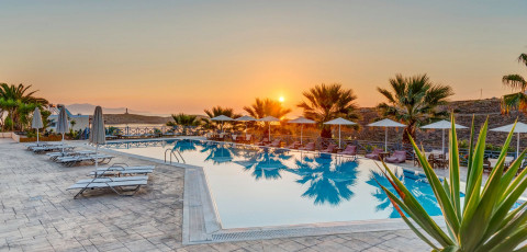 SUNRISE BEACH SUITES - SYROS image 5